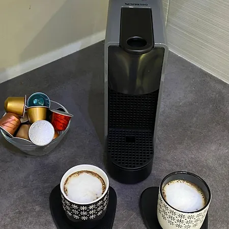 Center - Lovely And Spacious 2bdrm