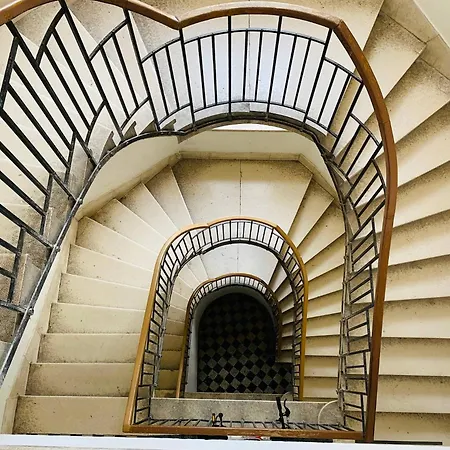 Center - Lovely And Spacious 2bdrm Σπλιτ