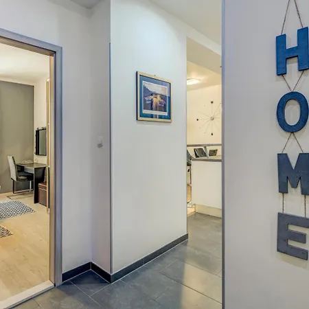 Center - Lovely And Spacious 2bdrm شقة