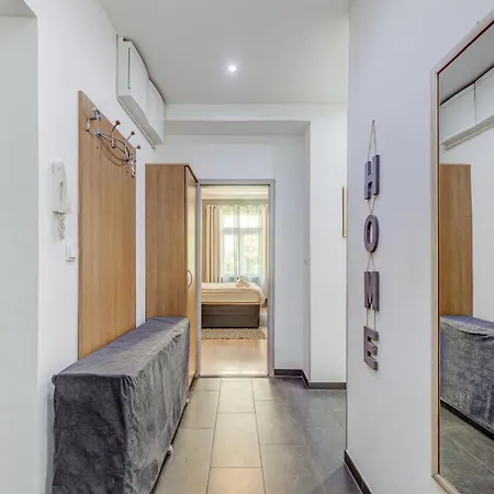 Center - Lovely And Spacious 2bdrm شقة