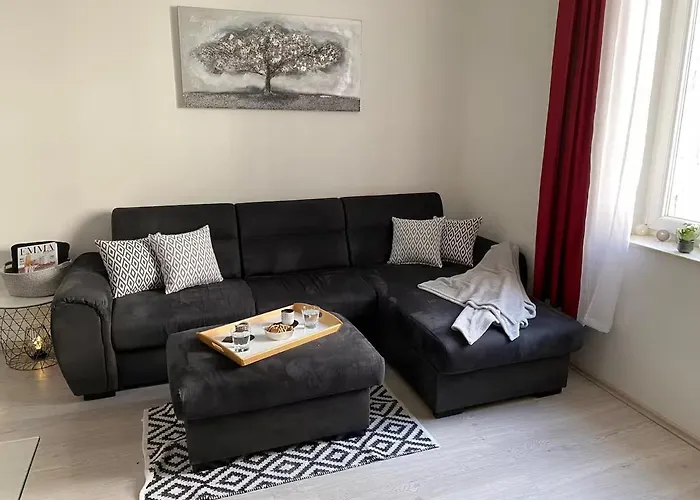 Center - Lovely And Spacious 2bdrm Split