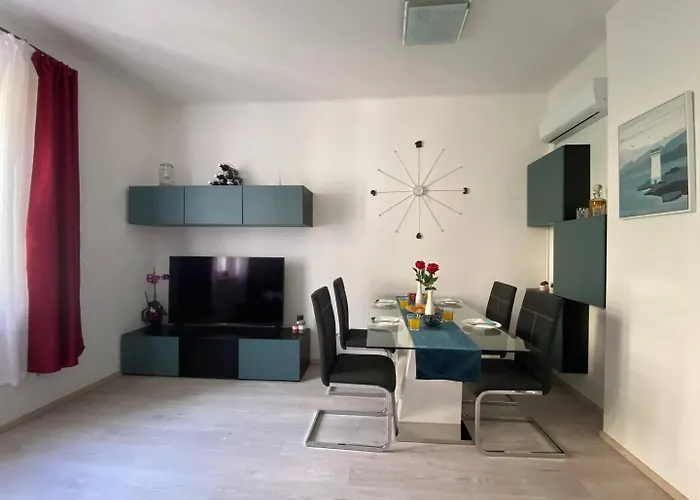 Center - Lovely And Spacious 2bdrm Lägenhet *