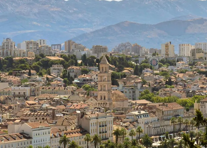 Lägenhet Center - Lovely And Spacious 2bdrm Split