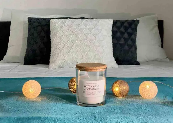 Center - Lovely And Spacious 2bdrm * Split