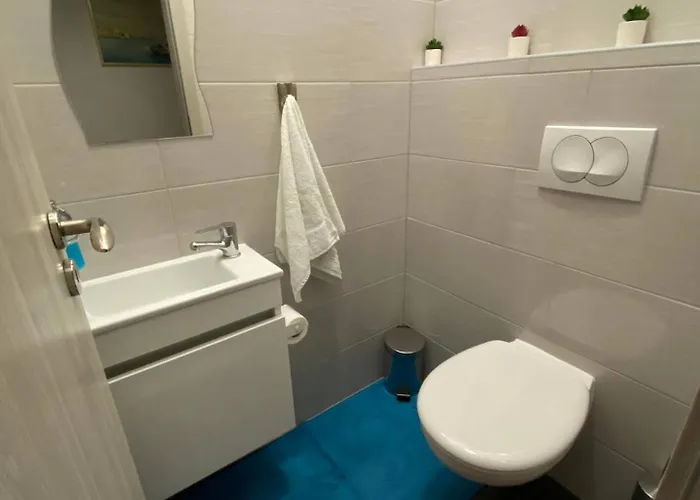 Center - Lovely And Spacious 2bdrm Lägenhet *